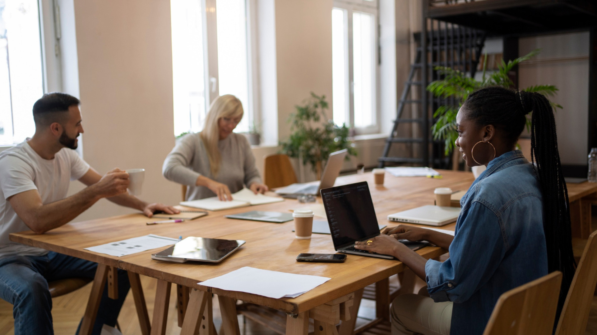 Aménagement collaboratif : astuces concrètes pour stimuler la créativité et l’échange
